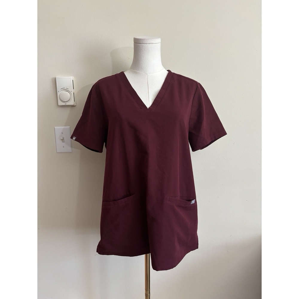 FIGS Casma Three Pocket Scrub Top Burgundy Womens Medium PO 1450 Utility Work
